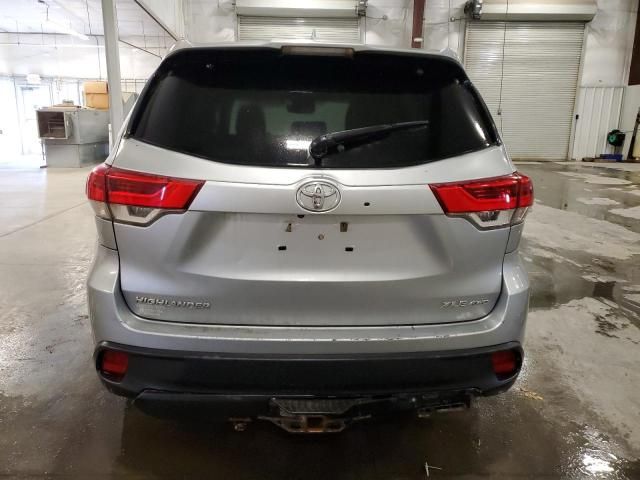 2017 Toyota Highlander SE