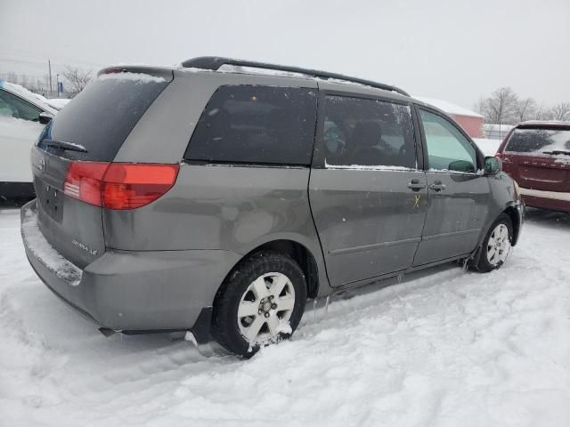 2004 Toyota Sienna CE