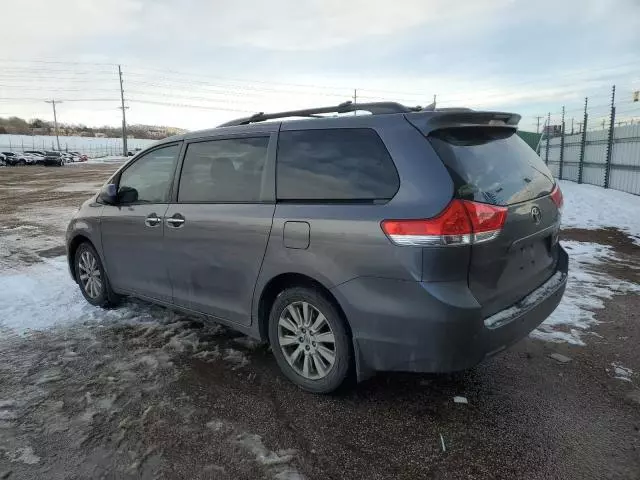 2013 Toyota Sienna XLE