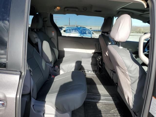 2015 Toyota Sienna XLE