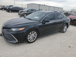 Carros salvage sin ofertas aún a la venta en subasta: 2023 Toyota Camry LE