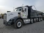 2013 Kenworth Construction T800