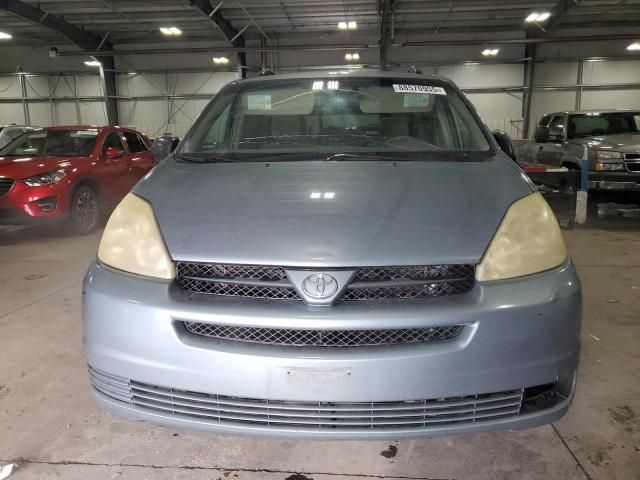 2004 Toyota Sienna CE