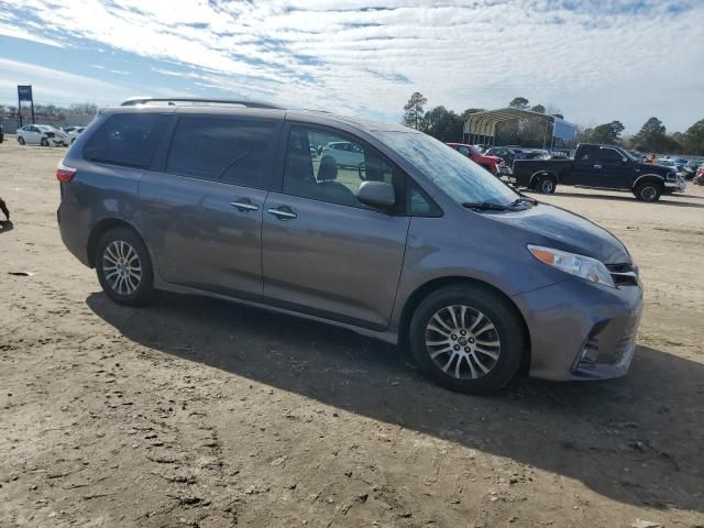 2020 Toyota Sienna XLE