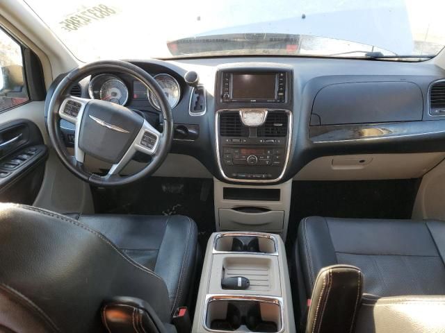 2012 Chrysler Town & Country Touring