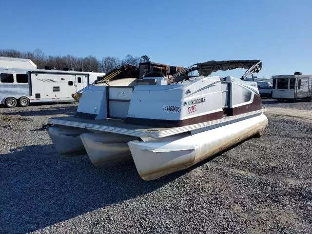 2019 Crestliner Boat