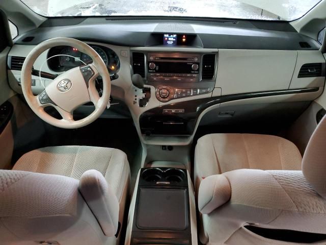 2014 Toyota Sienna LE