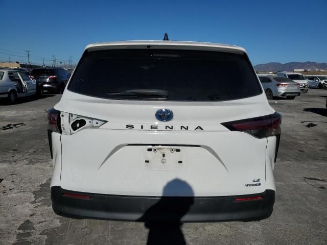 2022 Toyota Sienna LE