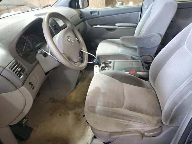 2009 Toyota Sienna CE