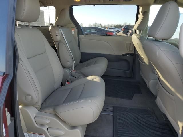 2018 Toyota Sienna XLE