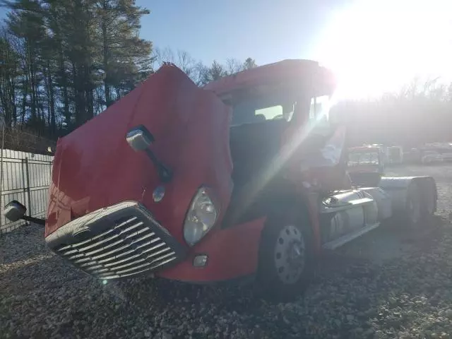 2012 Freightliner Cascadia 125