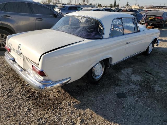 1962 Mercedes-Benz 220 SE