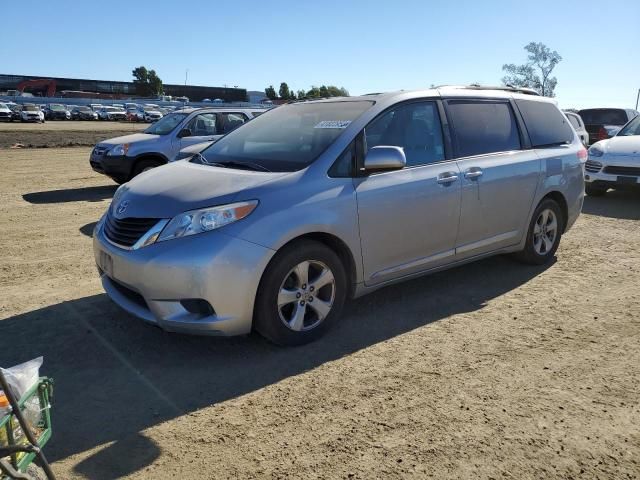 2013 Toyota Sienna LE