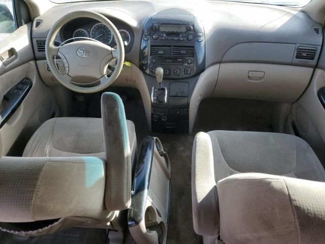 2005 Toyota Sienna CE