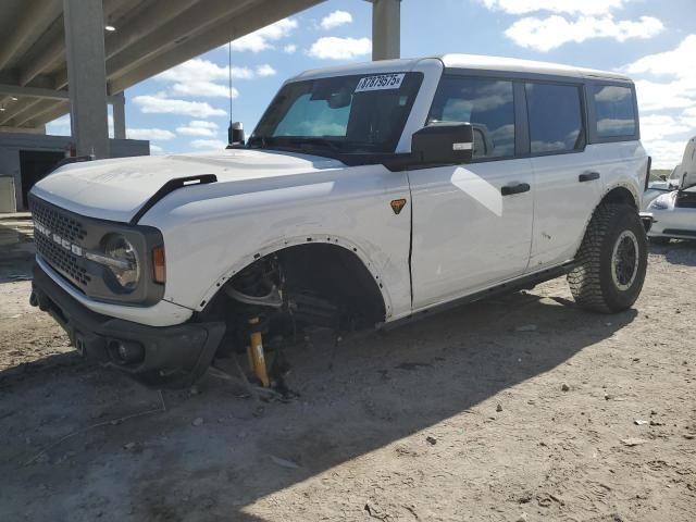 2023 Ford Bronco Base