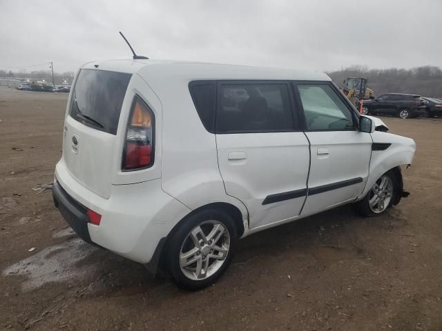 2010 KIA Soul +