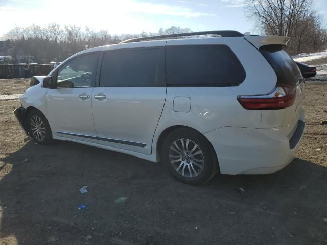 2018 Toyota Sienna XLE