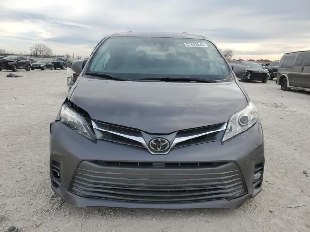 2018 Toyota Sienna XLE