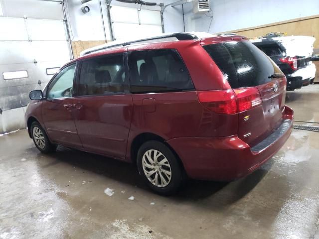 2004 Toyota Sienna CE