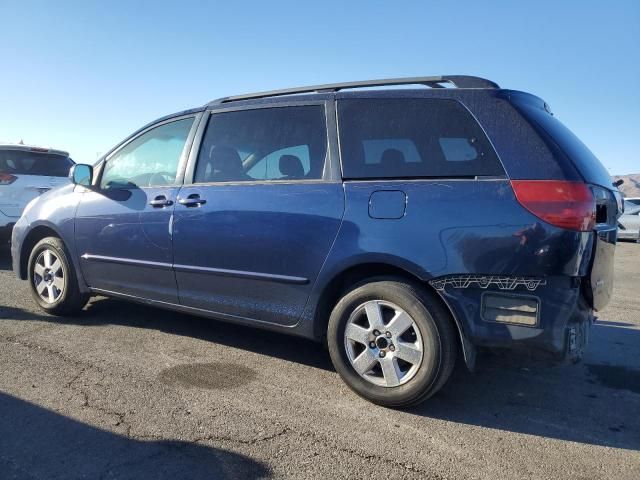 2005 Toyota Sienna XLE