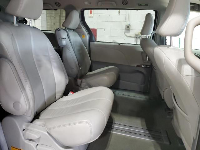 2013 Toyota Sienna XLE