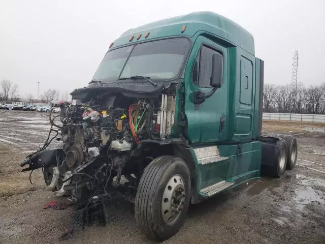 2020 Freightliner Cascadia 113