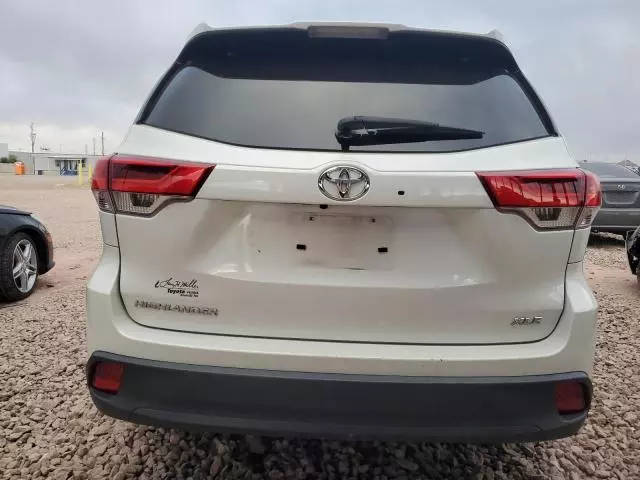 2018 Toyota Highlander SE