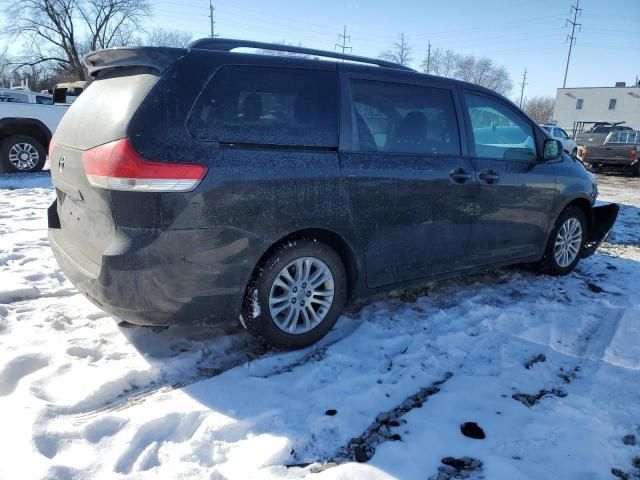 2013 Toyota Sienna XLE