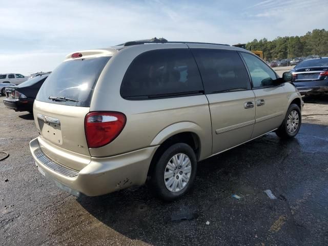 2005 Chrysler Town & Country LX