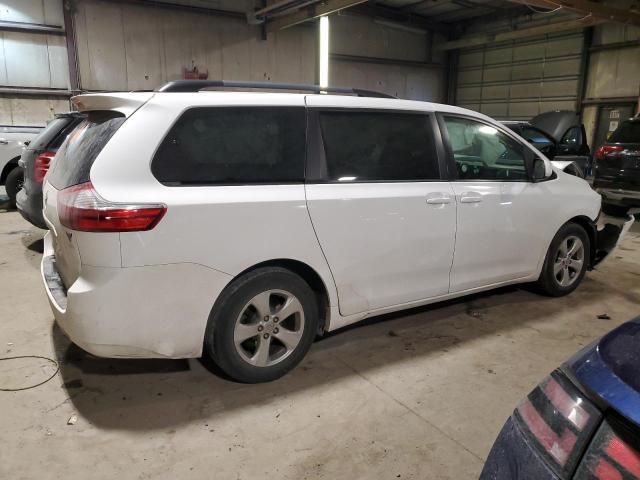 2015 Toyota Sienna LE