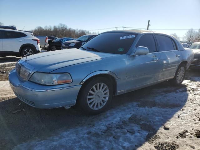 2005 Lincoln Town Car Signature