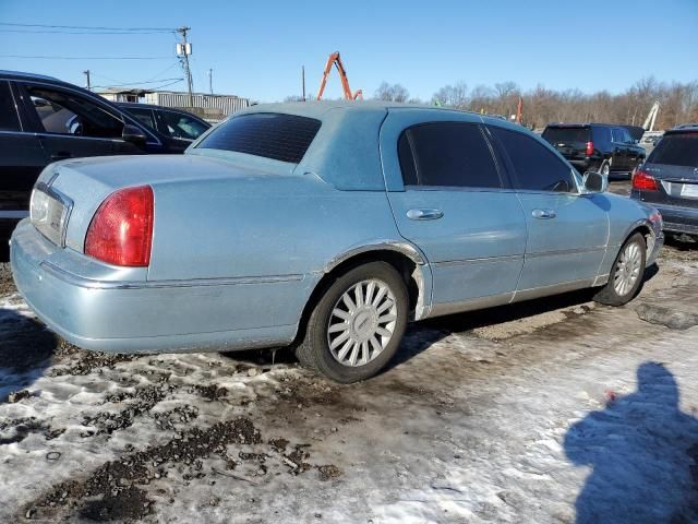 2005 Lincoln Town Car Signature