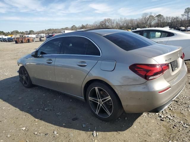 2019 Mercedes-Benz A 220