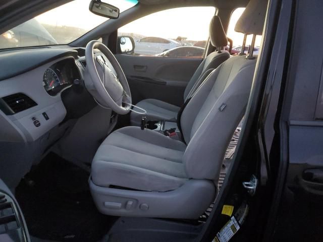 2013 Toyota Sienna LE