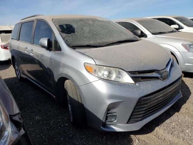 2018 Toyota Sienna LE