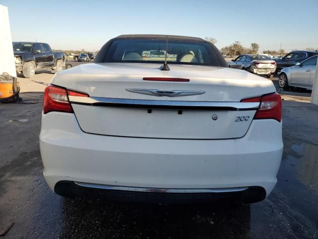 2013 Chrysler 200 Touring