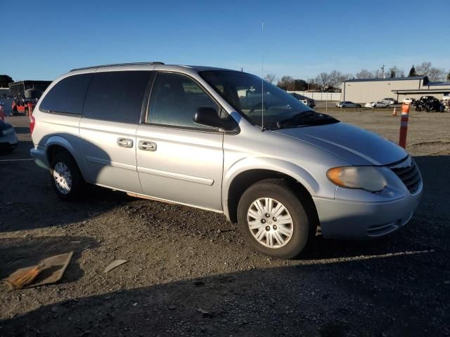 2006 Chrysler Town & Country LX