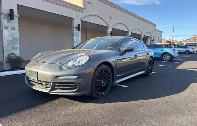 2014 Porsche Panamera 2