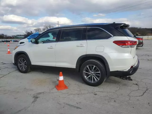 2019 Toyota Highlander SE