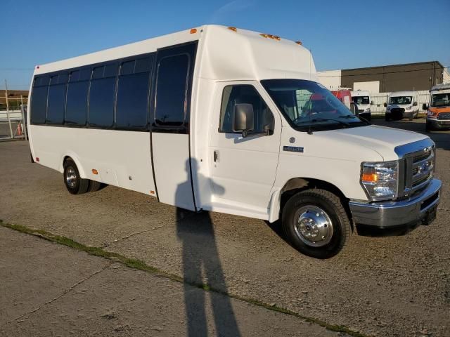 2008 Ford Econoline E450 Super Duty Cutaway Van