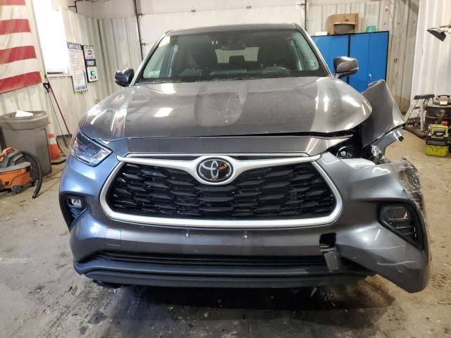 2024 Toyota Highlander LE