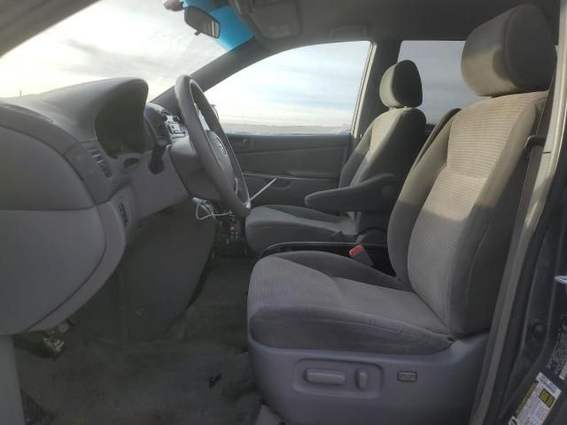 2007 Toyota Sienna CE