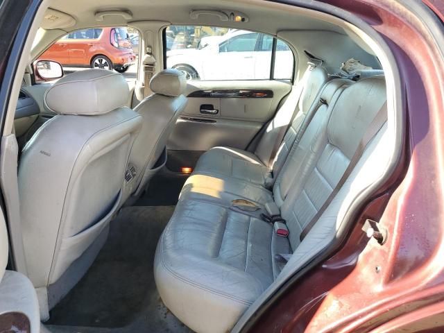 2000 Lincoln Town Car Executive