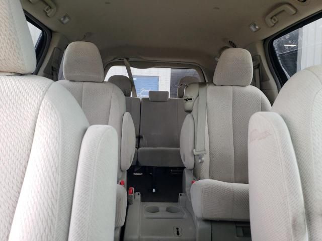 2013 Toyota Sienna LE