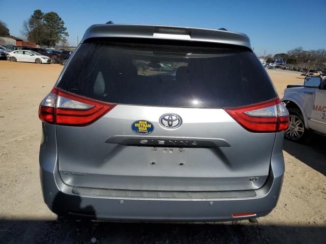 2016 Toyota Sienna XLE