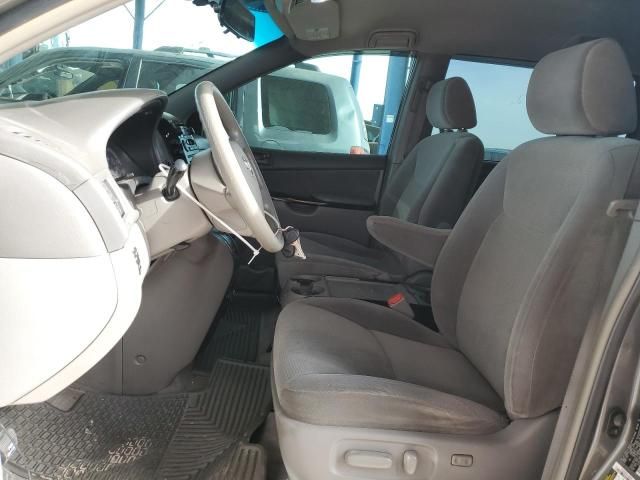 2005 Toyota Sienna CE