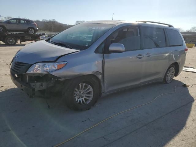 2012 Toyota Sienna XLE