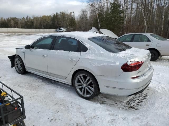 2017 Volkswagen Passat Highline W/ R-Line