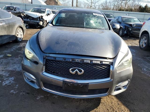 2018 Infiniti Q70 3.7 Luxe