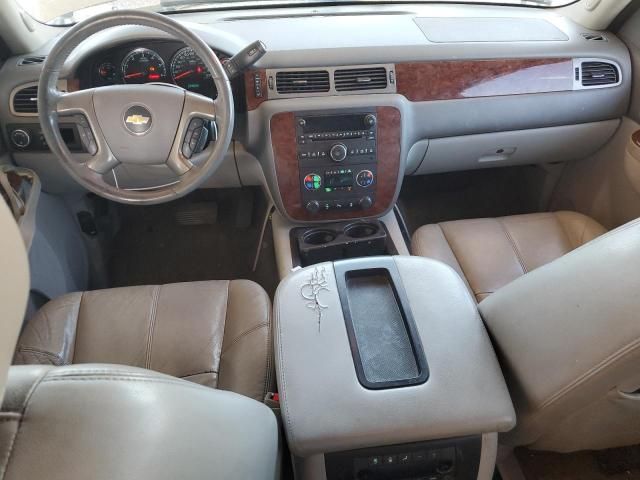 2014 Chevrolet Suburban C1500 LT